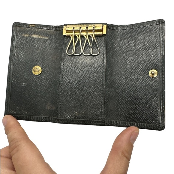 -CA0096 Authentic Louis Vuitton Black Epi Key Holder - Picture 9 of 12